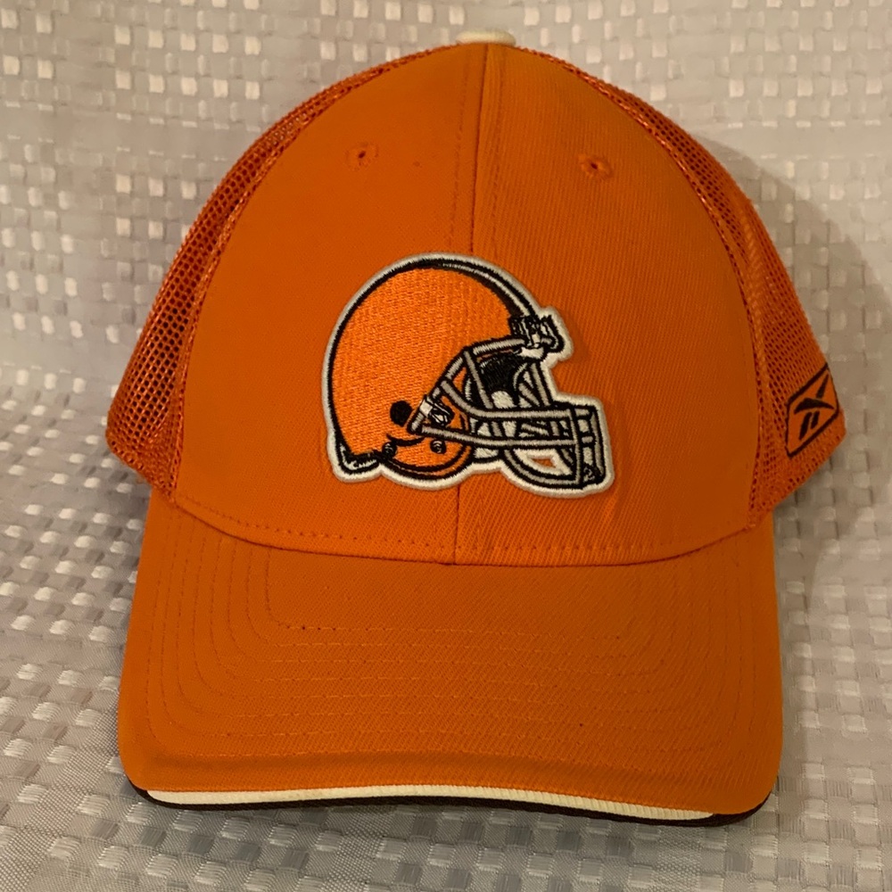 Reebok NFL orange Cleveland Browns mesh, stretch fit  cap.